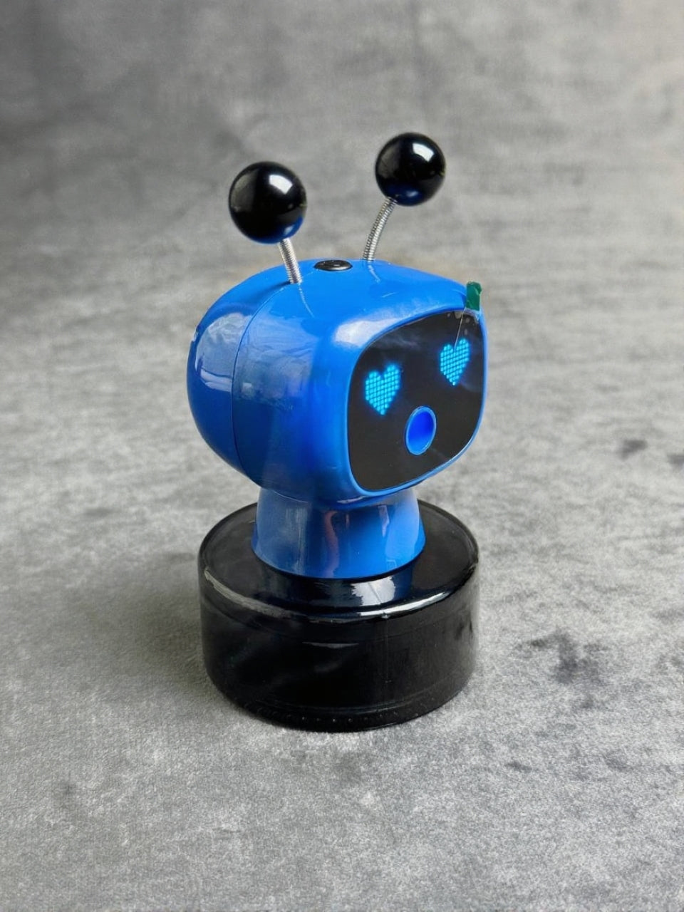 Nouvelle décoration pour voiture robotisée, parfum d'été pour habitacle, fragrance haut de gamme, aromathérapie longue durée