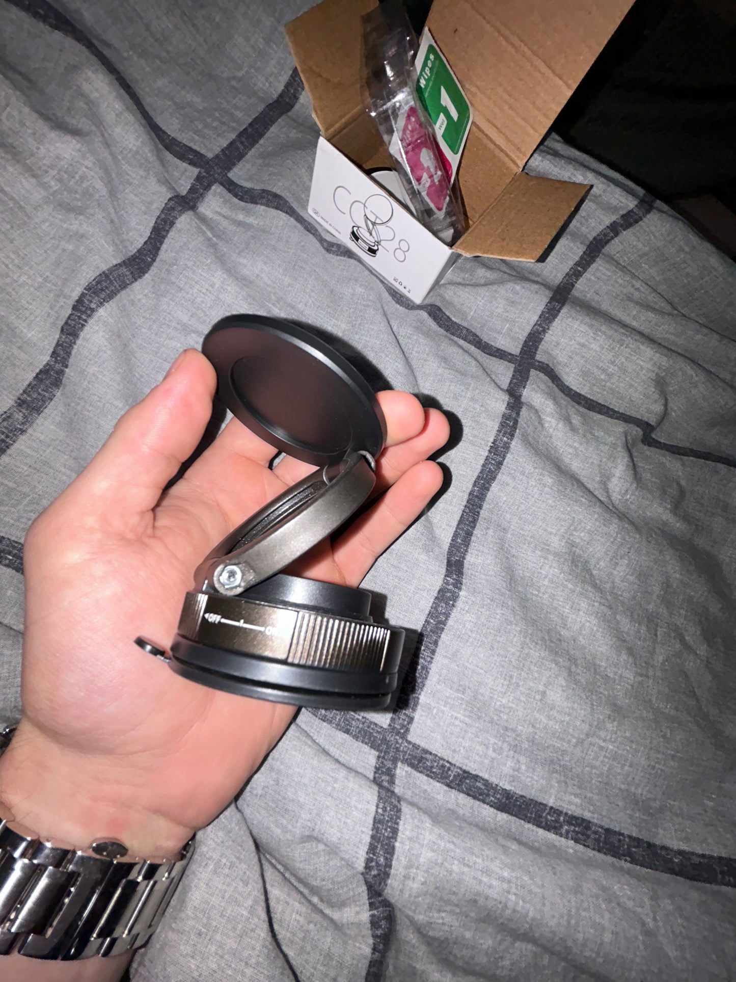 Support téléphonique magnétique universel pour voiture avec ventouse 360° — compact, puissant et tendance 2025