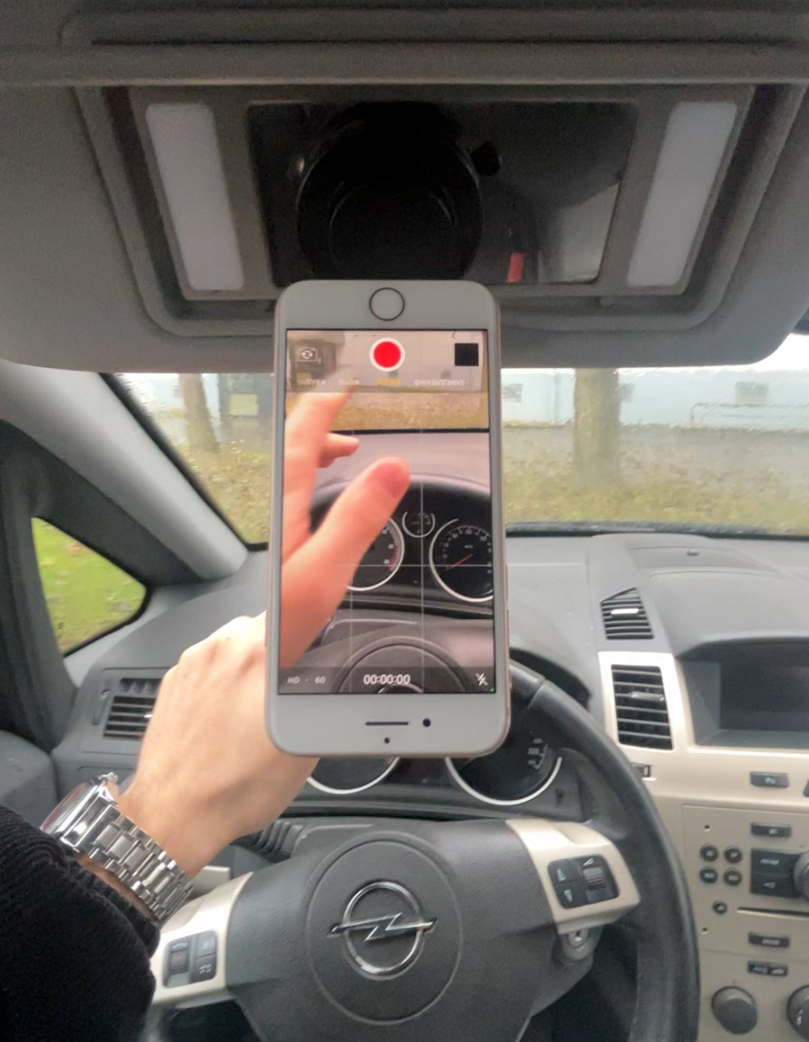 Support téléphonique magnétique universel pour voiture avec ventouse 360° — compact, puissant et tendance 2025